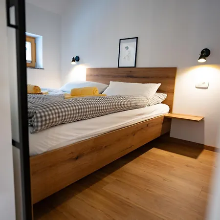 Pr Stepiherju アパート Luče