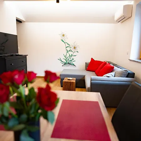 Pr Stepiherju Apartment Luce